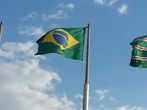 Tremula a Bandeira do Brasil