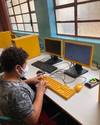 Equipe Diretiva do C E Aldo Dallago realiza atendimento escalonado no laboratrio de informtica para atender alunos sem acesso a internet