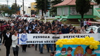 Com o objetivo de conscientizar a populao a respeito das pessoas com deficincia e de seu papel na sociedade, no dia 21 de agosto, a Escola de Educao Bsica Salomo Andraus- Modalidade Educao Especial, realizou uma caminhada pela cidade de Wenceslau Braz para dar incio  Semana Nacional da Pessoa com Deficincia Intelectual e Mltipla. 